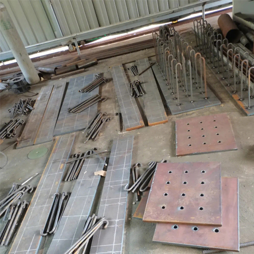 有哪些其他因素会影响楚雄预埋件位置的确定？